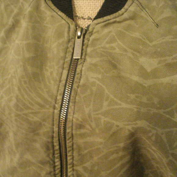 Sanctuary olive green bomber jacket, size L - Picture 2 of 3
